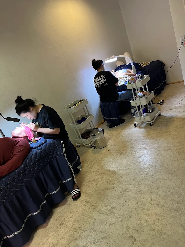 Lash-Behandlung im Studio